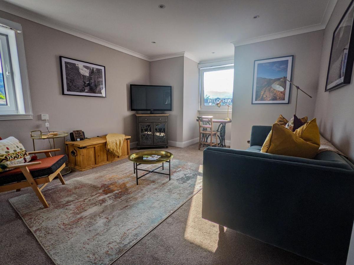 Beautiful Spacious Central Flat, Pitlochry Exterior photo